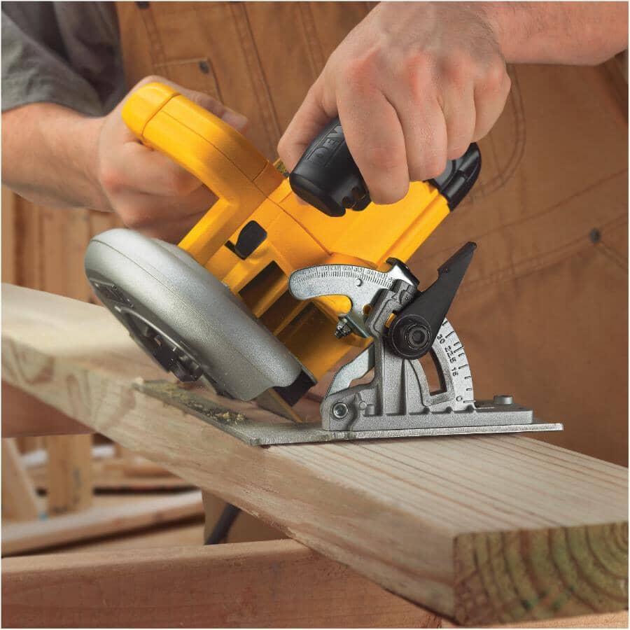 DWE575 Lightweight Circular Saw - 15A, 7-1/4"