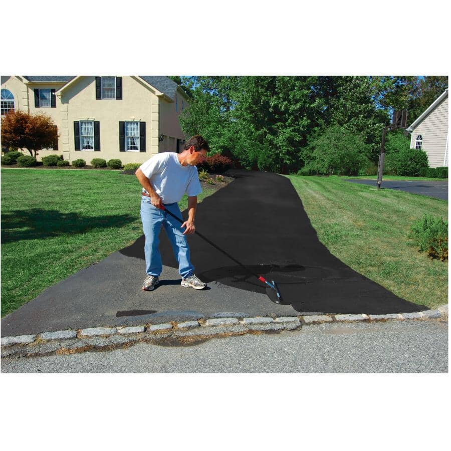 Drive-Maxx 700 Resurfacing Asphalt Filler & Sealer - 17 L