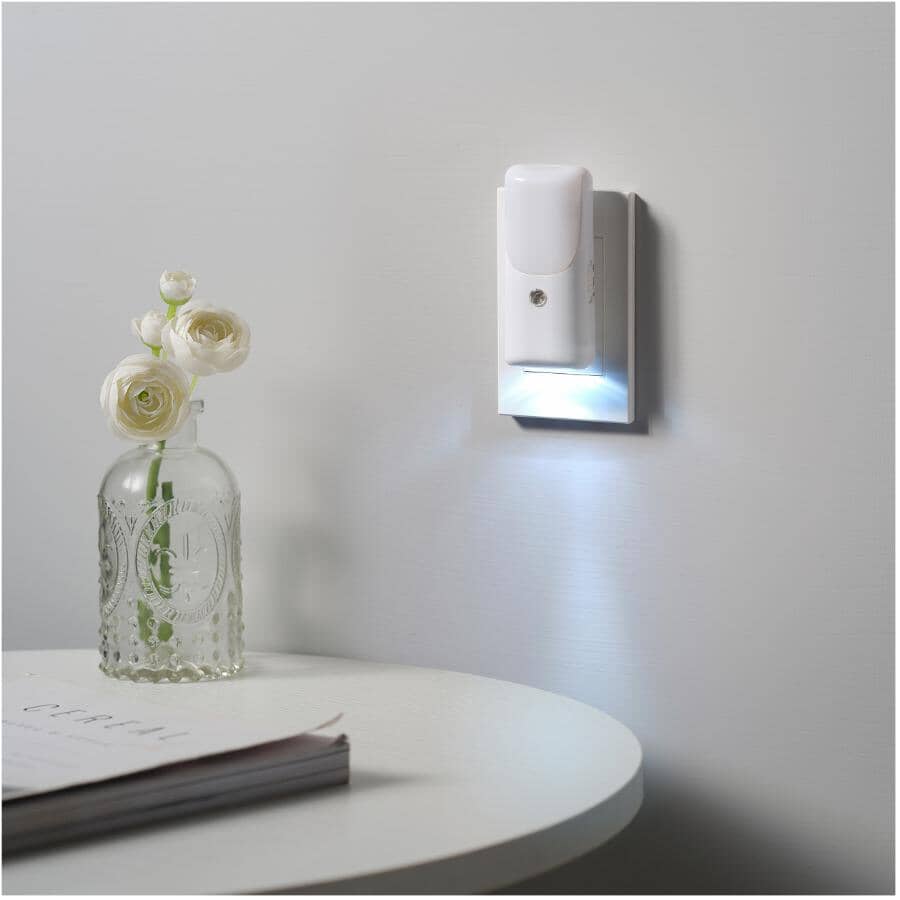 3-in-1 Power Failure LED Night-Light with On/Off Switch