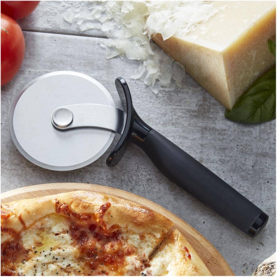 Soft Grip Pizza Wheel - Black