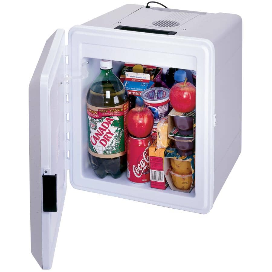 P27 12V Voyager Travel Electric Cooler & Warmer - 28 L Capacity