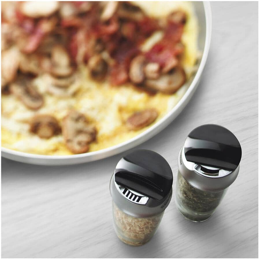 Shaker Spice Bottle