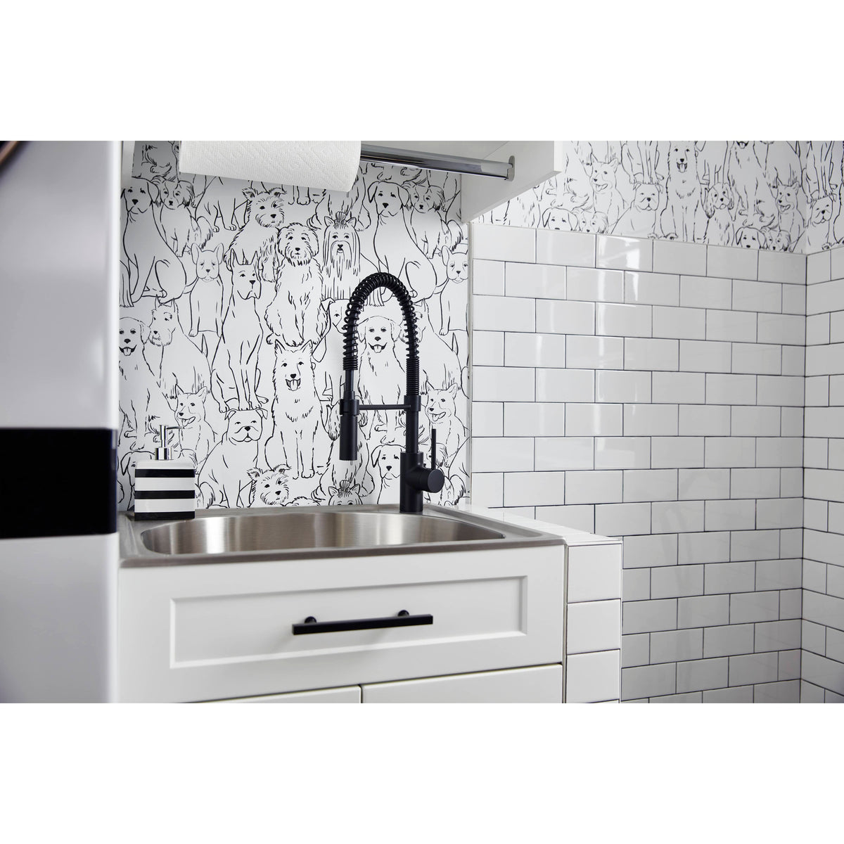 Favos Single Handle Pull-Down Kitchen Faucet with Dual Spray + Spring Spout - Matte Black