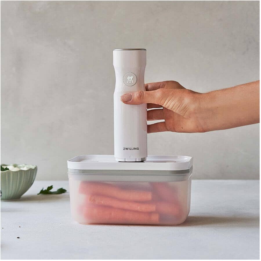 Fresh & Save Medium Vacuum Plastic Food Storage Container